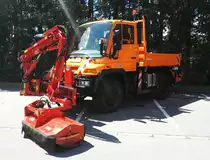Unimog mit Böschungsmäher. Kaserne Regen 09.07.2016
