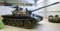 T-55, Kampfpanzer aus der Sowjetunion, 12-Zyl.Diesel mit 580PS, Vmax.50Km/h, gebaut seit 1958, mit �ber 100.000 St�ck der meistgebaute Panzer weltweit, Milit�rmuseum Pivka, Juni 2016
