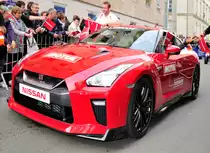 Nissan GT ,in der Innenstadt von Le Mans bei der 22.Fahrer Parade am 17.6.2016 
