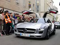 Mercedes Bens SLS AMG, in der Innenstadt von Le Mans bei der 22.Fahrer Parade am 17.6.2016