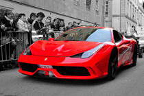 Ferrari 458 Speciale, in der Innenstadt von Le Mans bei der 22.Fahrer Parade am 17.6.2016
