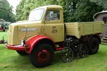 =Henschel HS 11, Bj. 1962, 132 PS. Der Radstand wurde auf 3,20 m gekürzt. Gesehen bei der Oldtimerausstellung in Gudensberg, Juli 2016