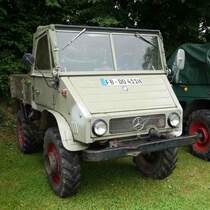 =Unimog, steht bei der Oldtimerausstellung in Gudensberg, Juli 2016
