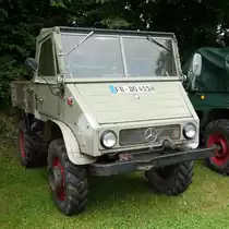 =Unimog, steht bei der Oldtimerausstellung in Gudensberg, Juli 2016