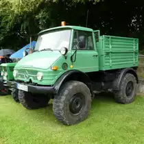 =Unimog, steht bei der Oldtimerausstellung in Gudensberg, Juli 2016