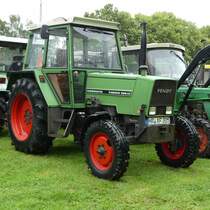 =Fendt Farmer 305 LS, steht bei der Oldtimerausstellung in Gudensberg, Juli 2016