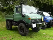 =Unimog 1000 steht bei der Oldtimerausstellung in Gudensberg, Juli 2016