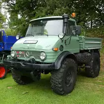 =Unimog, gesehen bei der Oldtimerausstellung in Gudensberg, Juli 2016