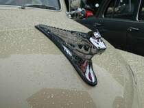 =Kühlerfigur des de Soto, gesehen bei der Oldtimerausstellung in Gudensberg, Juli 2016