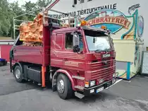 Scania 142M Zugmaschine. Regen 26.07.2016
