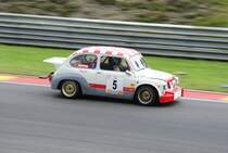 Fiat Abarth 100 0TC mit der Startnummer 5, auf dem Formel 1-Kurs von Spa-Francorchamps, beim Youngtimer Festival Spa 22-24 July 2016