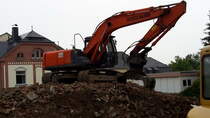 Hitachi Raupenbagger Zaxis ZX210LC auf einer Baustelle in Zeulenroda. Foto 12.06.16