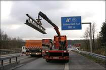 Der Abbau geht schnell vorran. Die Wnde lassen sich einfach auseinander ziehen/stecken. 