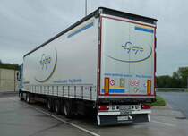 =Volvo FH der Spedition  GOYA  rastet auf der Rastanlage Großenmoor im Juli 2016