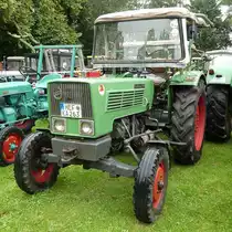 =Fendt Farmer 2 E besucht die Oldtimerausstellung in Gudensberg, Juli 2016