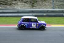 Rudi Munten (BE), Austin Mini beim  Kampf der Zwerge  auf dem Formel 1-Kurs von Spa-Francorchamps, beim Youngtimer Festival Spa 24 July 2016
