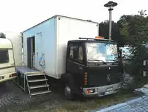 Auch wenn ich unfotogen abgestellt, war mir das optimierte Lagern der Kartons im Fahrerhaus des Mercedes-Benz LK 709 (kleinste und seltenste Motorisierung 90PS) ein Foto wert.