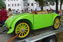 Heckansicht vom Hanomag 2-10, mit tollen Design und einer auffälligen Lackierung, zu sehen am 31.07.2016 in Doberlug-Kirchhain zur Oldtimerrallye 