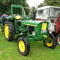 =John Deere 1020, ausgestellt im Juli 2016 bei der Oldtimerveranstaltung in Gudensberg