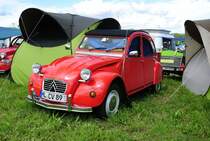 2CV  Citroen, beim 7. Internationalen Deutschlandtreffen der Freunde des 2CV 2016. Mechernich Kommern 30.7.2016