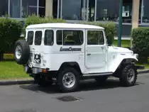 Profilansicht eines Toyota Land Cruiser FJ40 des Modelljahres 1979. 28.07.2016 auf Madeira.