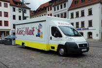 =Fiat von Käse-Maik steht auf dem Marktplatz von Freiberg, Juli 2016