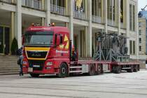 =MAN der Firma  BREDENOORD  steht zur Beladung in Leipzig, Juli 2016