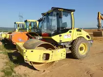 Bomag BW 177 D-5 eingesetzt bei der Erschließung eines Gewerbegebietes bei Saarlouis, 08.05.2016