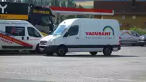 =MB Sprinter von  Vacurant  steht auf dem Rasthof Fulda-Nord im Juli 2016
