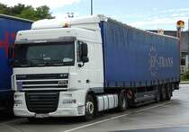 =DAF XF - Sattelzug rastet im Juli 2016 an der A 7 Rastanlage Großenmoor