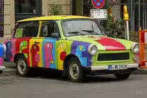Trabant in bunter Lackierung in Berlin, am 12.08.2016.