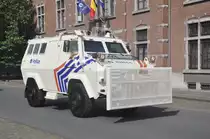 Einsatzfahrzeuge MB-Unimog der Polizei, Algemene Reserve, aufgenommen 21.07.2016 am Luchtmachtlaan Etterbeek