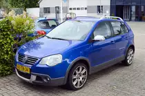 Blauer Cross Polo im niederländischen Beilen aufgenommen - 21. August 2016.