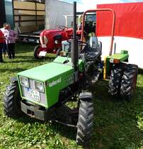 Wiesel 222, Kleintraktor mit Allradantrieb, Baujahr 1977, von der Firma Thomas Schilter Maschinenbau aus der Schweiz, Bulldogtreffen St.Peter, Aug.2016
