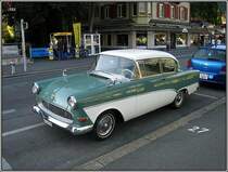 Ein schner, alter Opel Rekord, aufgenommen am 23.07.2008 in Interlaken im Berner Oberland.