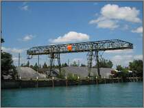 Diesen Portalkran sieht man, wenn man per Schiff nach Thun am Thuner See im Berner Oberland reinfhrt. Die Aufnahme stammt vom 23.07.2008.