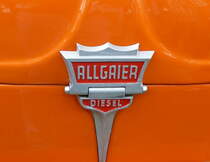 ALLGAIER, Emblem am K�hler eines Oldtimer-Traktors von 1951,die Traktorenproduktion ging von 1949-55, wurde dann von Porsche �bernommen, Aug.2016