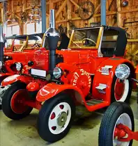 . Lanz HR8 Eilbulldog, Bj 1937, Motor 1 Zyl - 2 Takt mit 10266 ccm, 55 Ps bei 50 U/min, gesehen in der Achenseer Museumswelt / Maurach. 27.12.2016