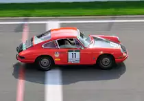 Nr.11 Koenzen-Conrad-Kolter auf Porsche 912 auf der Zielgeraden, Youngtimer Festival Spa 24.7.2016, FHR Langstreckencup vom Dach der Boxengasse 