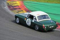 Nr.37 Hamer-Barnes im MG B, Nachschuß in der Bus Stop-Schikane beim Youngtimer Festival Spa 24.7.2016, FHR Langstreckencup