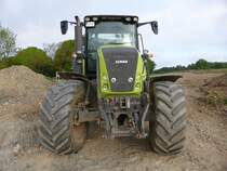Claas Axion 820 eingesetzt beim Bau der B50n, 15.05.2016