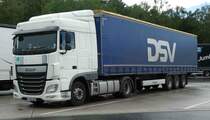 =DAF XF steht auf der Rastanlage Grossenmoor im Juli 2016