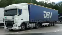 =DAF XF steht auf der Rastanlage Grossenmoor im Juli 2016