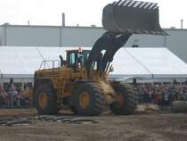 Der neue Volvo L350 bei einer Vorstellung auf der Nordbau 2007