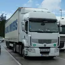 =Renault von  GLOBAL UNIVERS  rastet an der BAB A7, Juli 2016