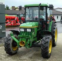 =John Deere 5300, gesehen bei Raiffeisen-Technik in Gudensberg im Juli 201