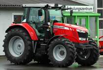 =Massey Ferguson 6614, gesehen bei Raiffeisen-Technik in Gudensberg im Juli 201