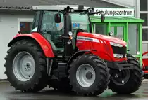 =Massey Ferguson 6614, gesehen bei Raiffeisen-Technik in Gudensberg im Juli 201