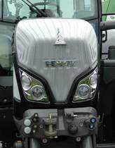 =Frontansicht des FENDT 722 Vario black, gesehen bei Raiffeisen-Technik in Gudensberg im Juli 2016