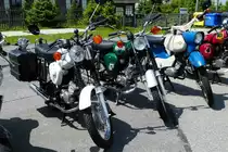 =Simson`s stehen auf dem Parkplatz Fichtelberg im Juli 2016